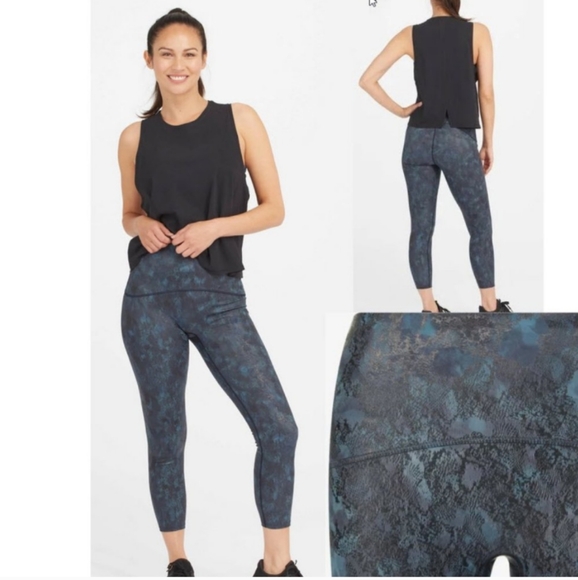 🆕 SPANX Booty Boost Active 7/8 Leggings Navy Reptile, Size M, NWT - Picture 6 of 15